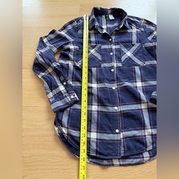 H&M Women’s Navy Blue & Pink Plaid 100% Cotton Flannel Button-Down Shirt - Picture 9 of 11